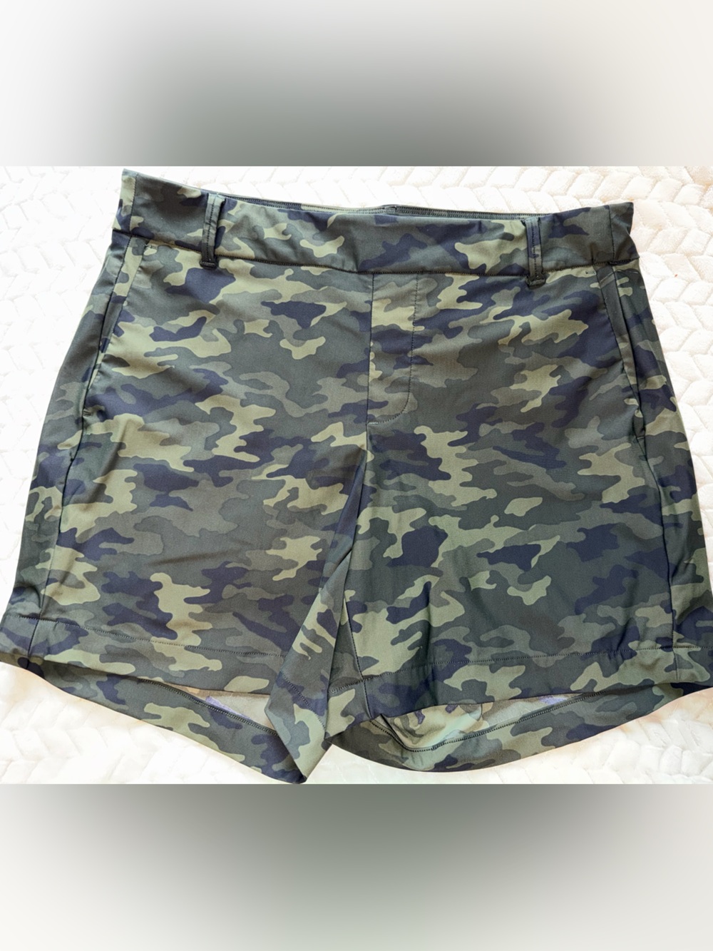 Spanx Sunshine Shorts Green Camo Size Medium